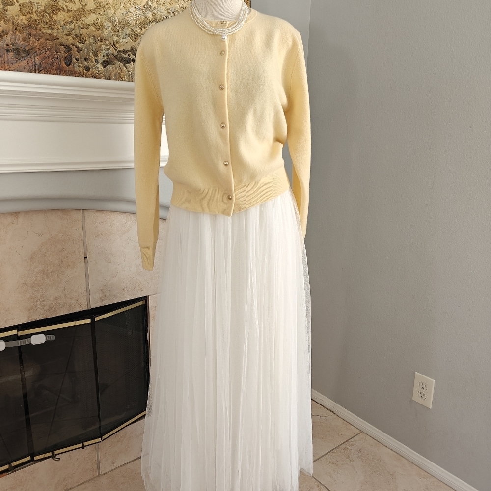 Vergamot Cream Cardigan with Button Detail